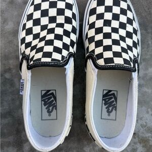 Vans womens Checkered Slip-On Shoes - Black and White